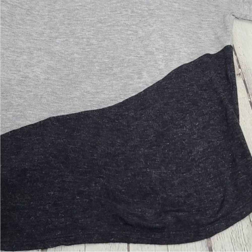 Alice and Olivia super soft long sleeved tee - Picture 6 of 9